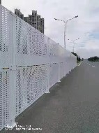 沖孔圍擋的設計有哪些特點？【旭東圍擋】